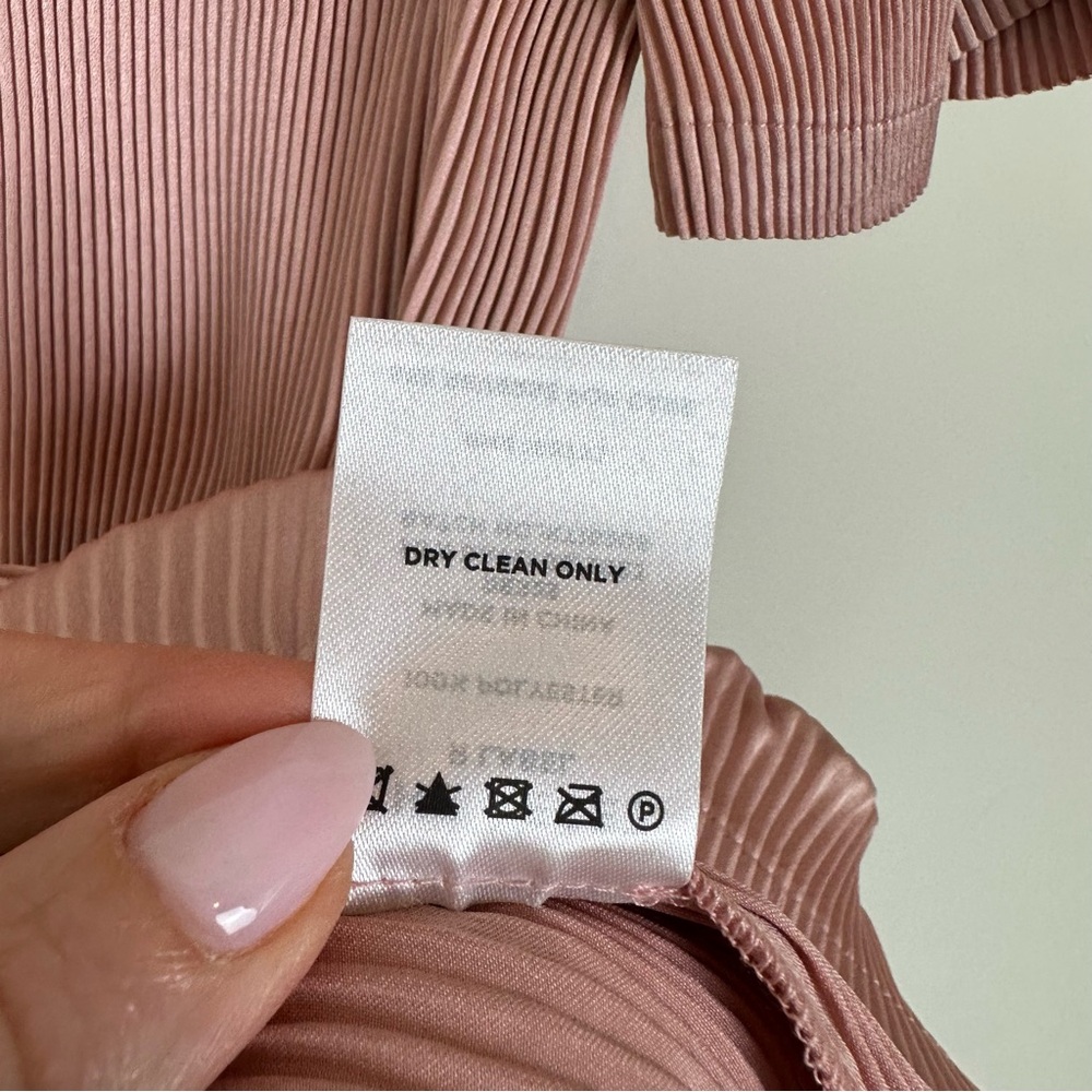 The Reset R Label Plisse Top - Picture 7 of 10